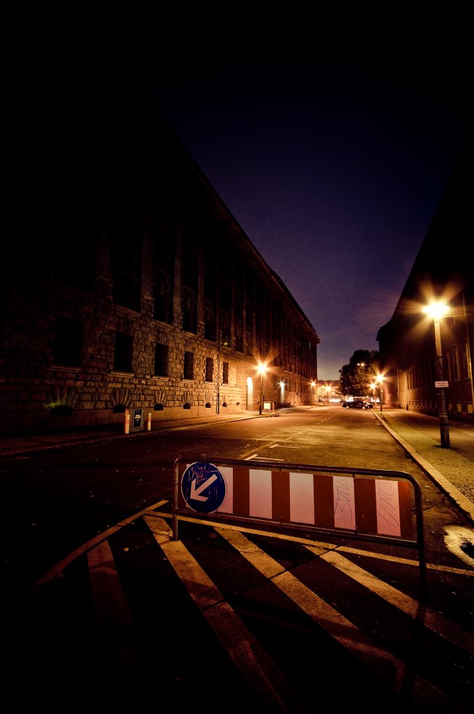 Parochialstraße bei Nacht by sunside