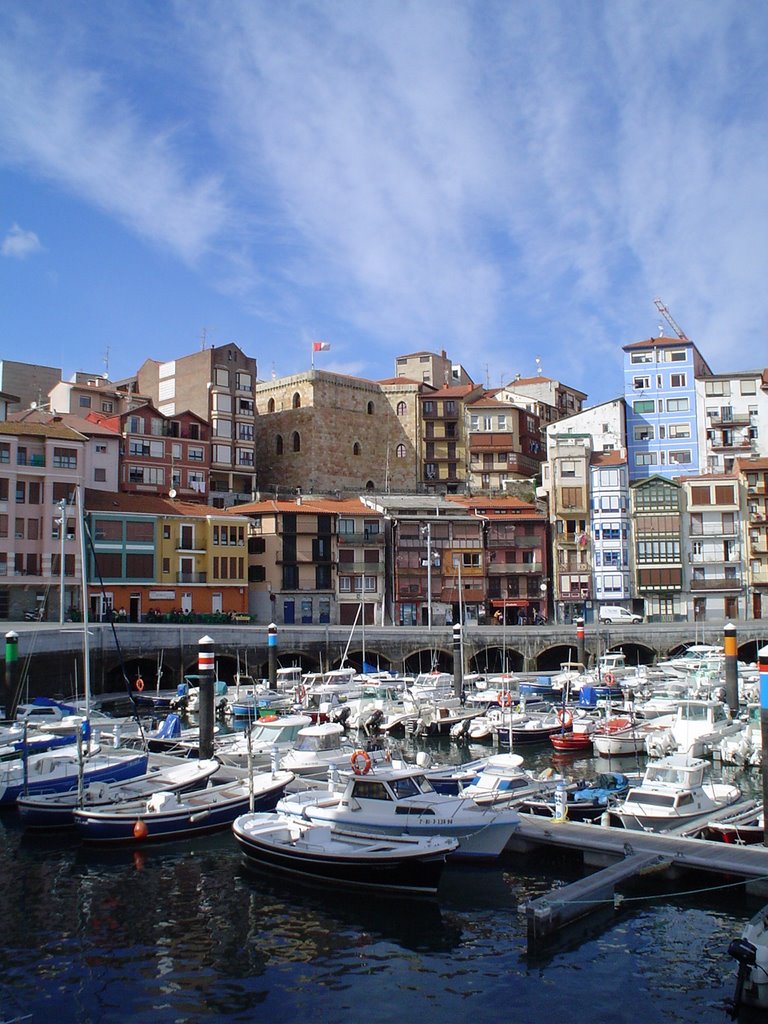 Portu Zaharra. Bermeo, Euskal Herria. by Lizar