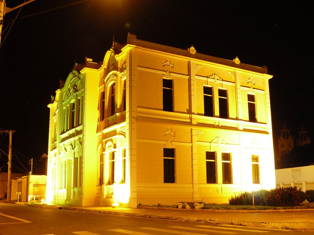 Frutal - Casa da Cultura à noite by Altemiro Olinto Cristo