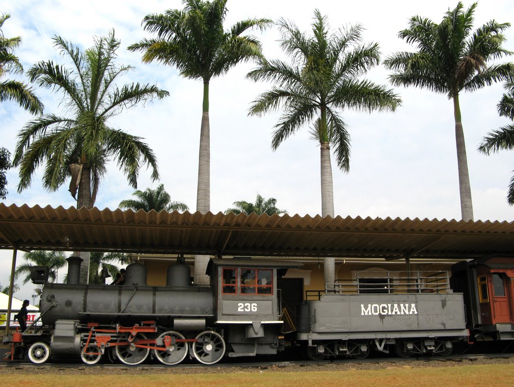 Jaguariúna, SP, Brasil. by André Bonacin