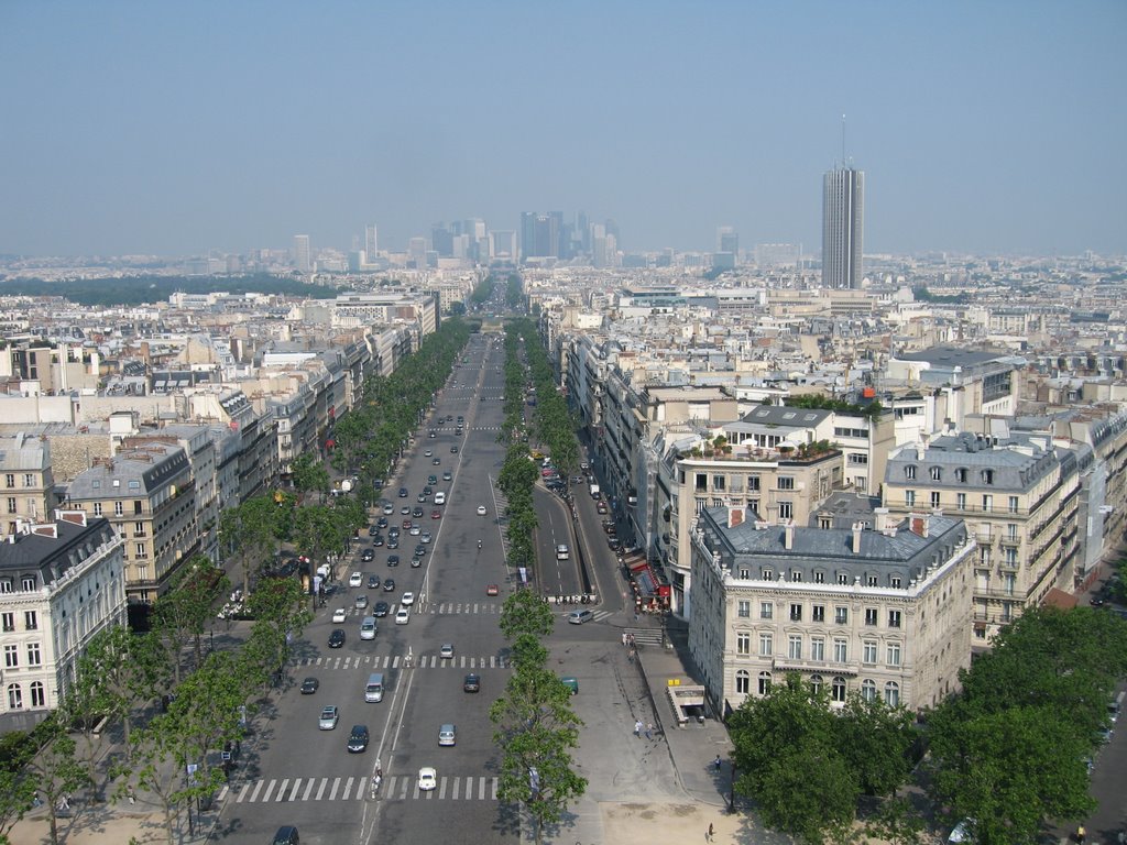 Campos Eliseos-Paris by Jesus M Tortajada