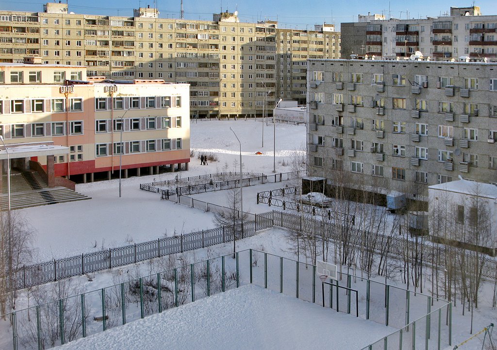 School no26 and residential buildings by Assedeau