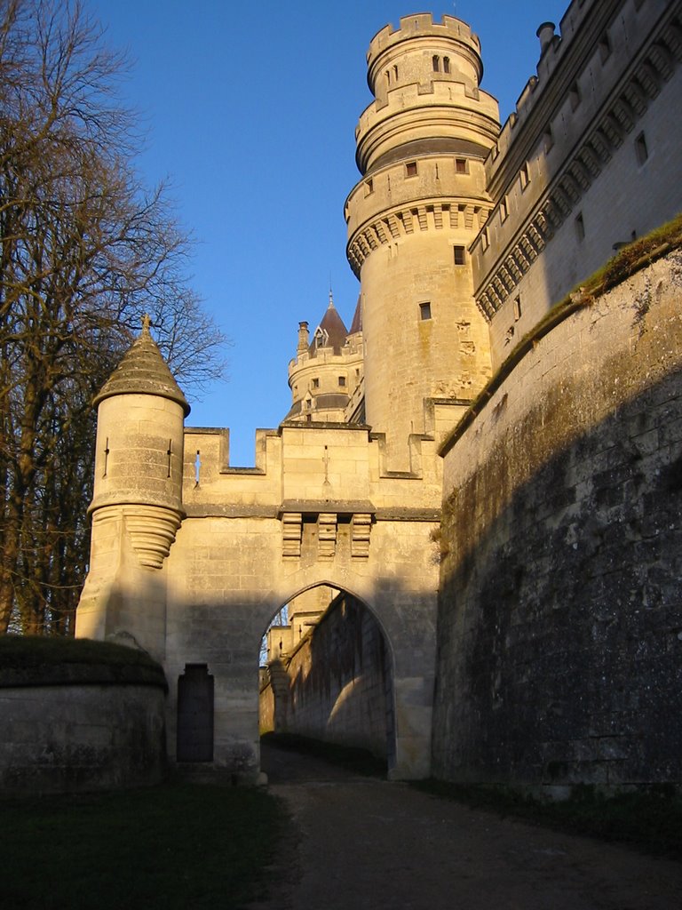 Château de Pierrefonds by DESRENTES ERIC