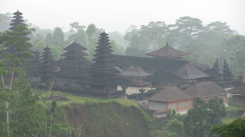 Templo "Madre" de Besakih. Bali by Jesús G. Asenjo