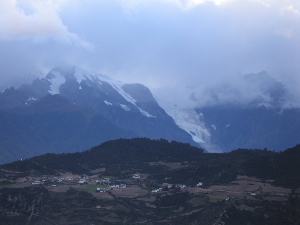 Meili peaks and cloudscape梅里云海群峰 by JyrkiQQ