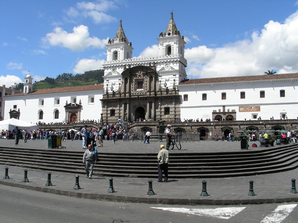 Monasterio de San Francisco by Quito magnífico