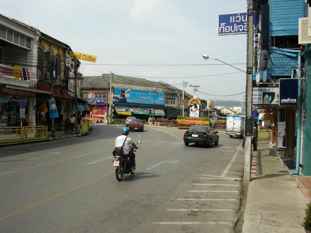 Phuket Town circle by Kaschu