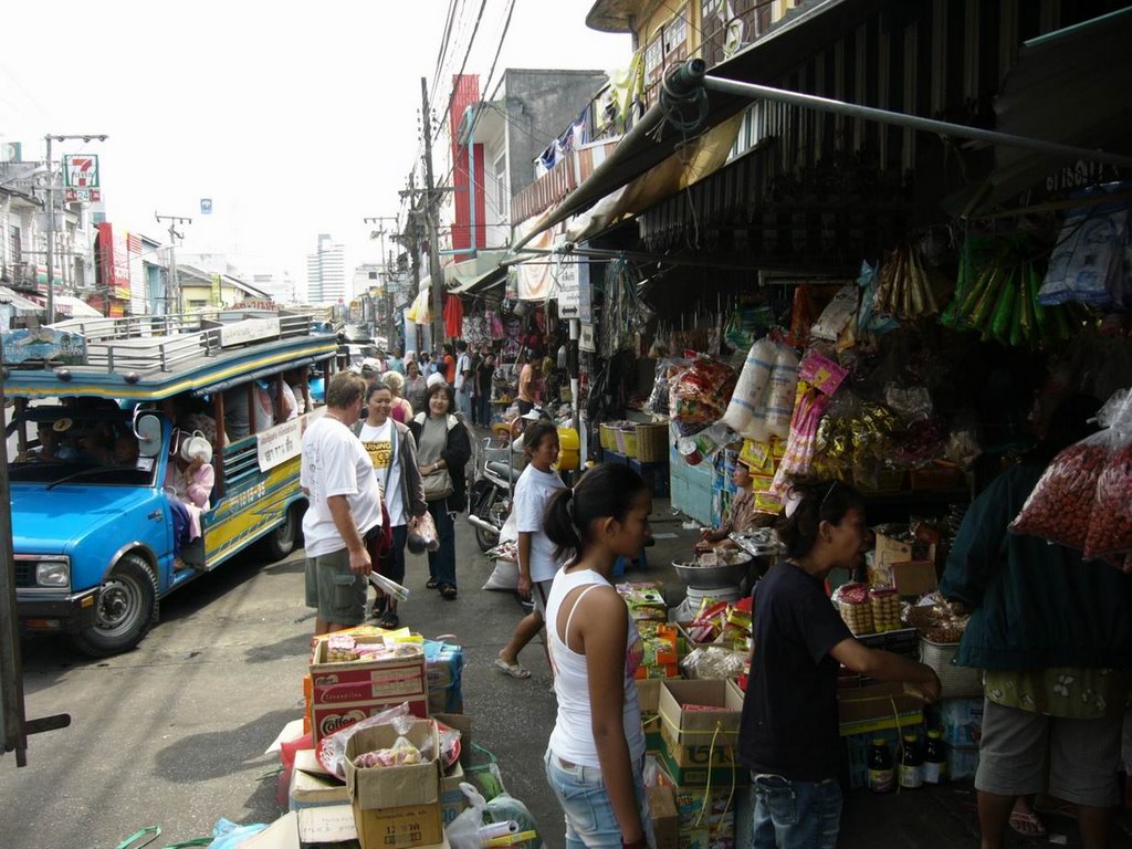 Einkaufen in Phuket Town by Kaschu