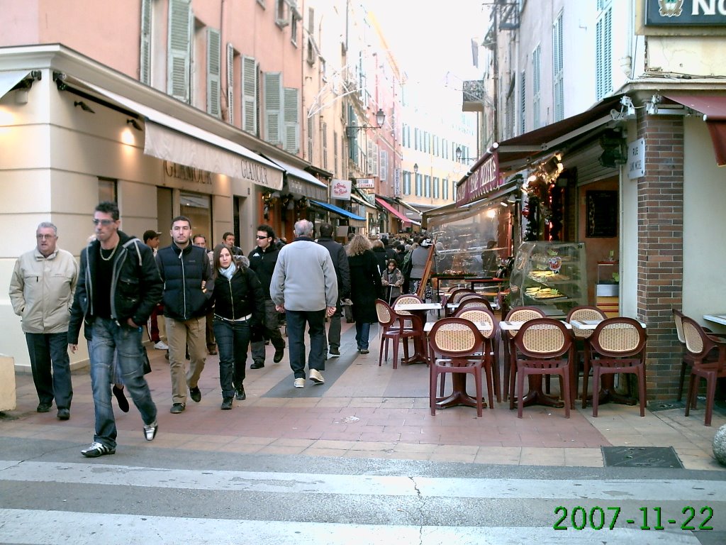 Menton janvier 2008 by NAVION ROBERT