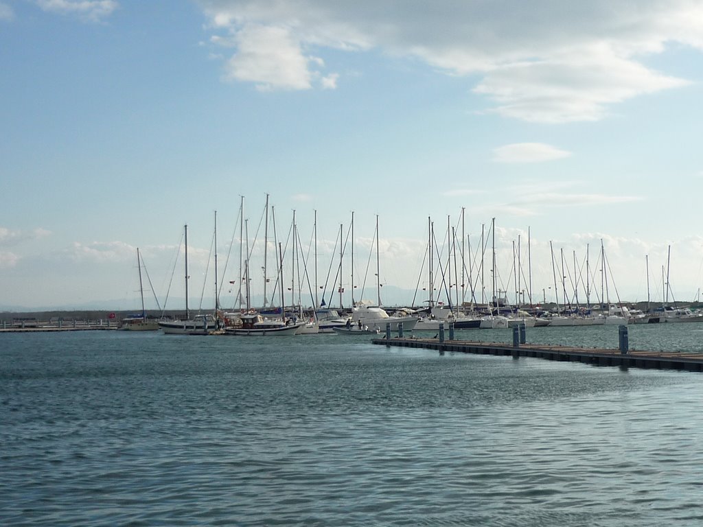 Pendik marina.. by Hikmet arda