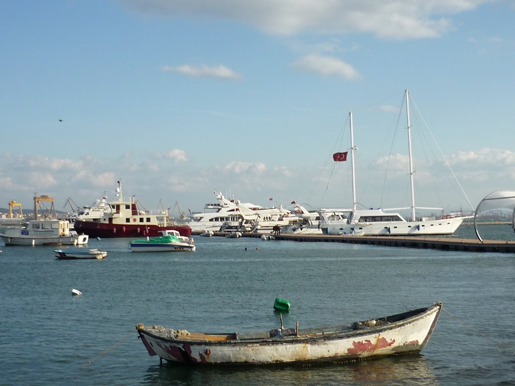 Pendik marina.. by Hikmet arda