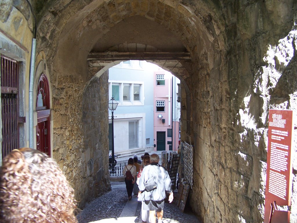 Puerta de Almedina. Coimbra. by Evelio de Feria