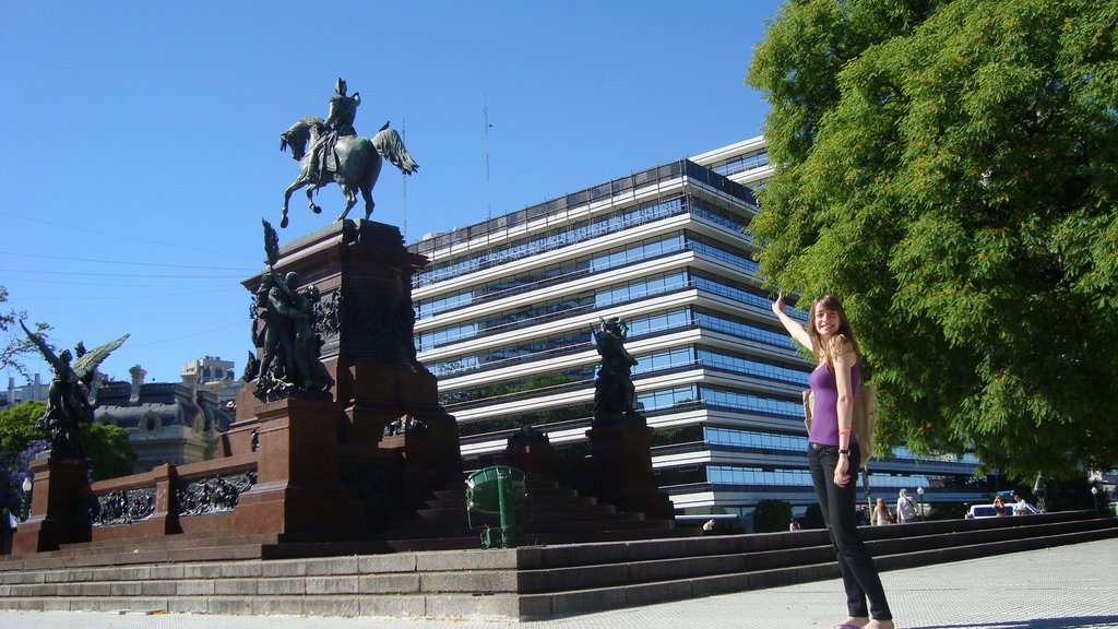 Monumento a San Martin 2 by Mariano.