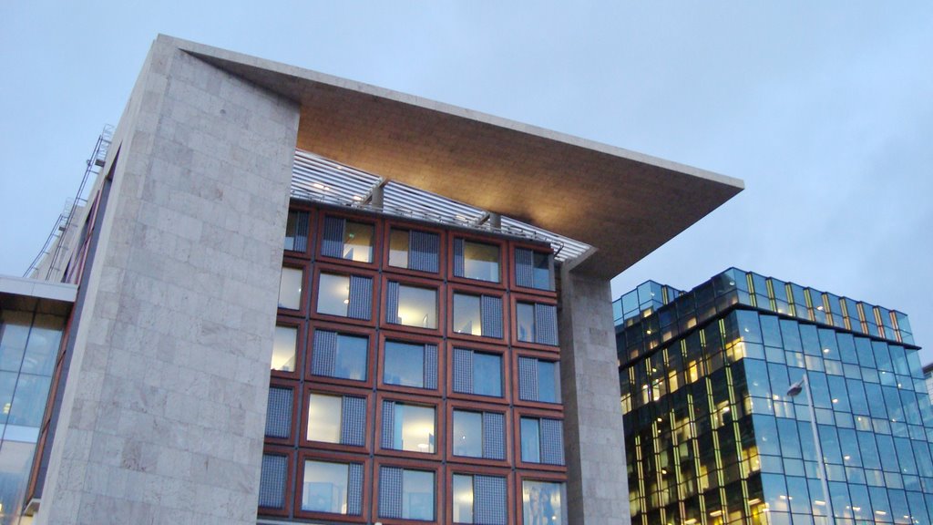 Amsterdam, new library, Oosterdokkade by Dick Korevaar