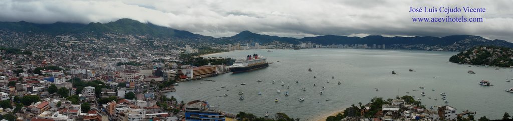 Acapulco View by Jose Luis Cejudo by joseluiscejudo