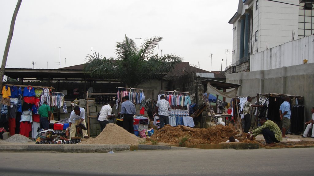 Roadside shopping at Garrison - Port Harcourt 20081115 by Delondiny