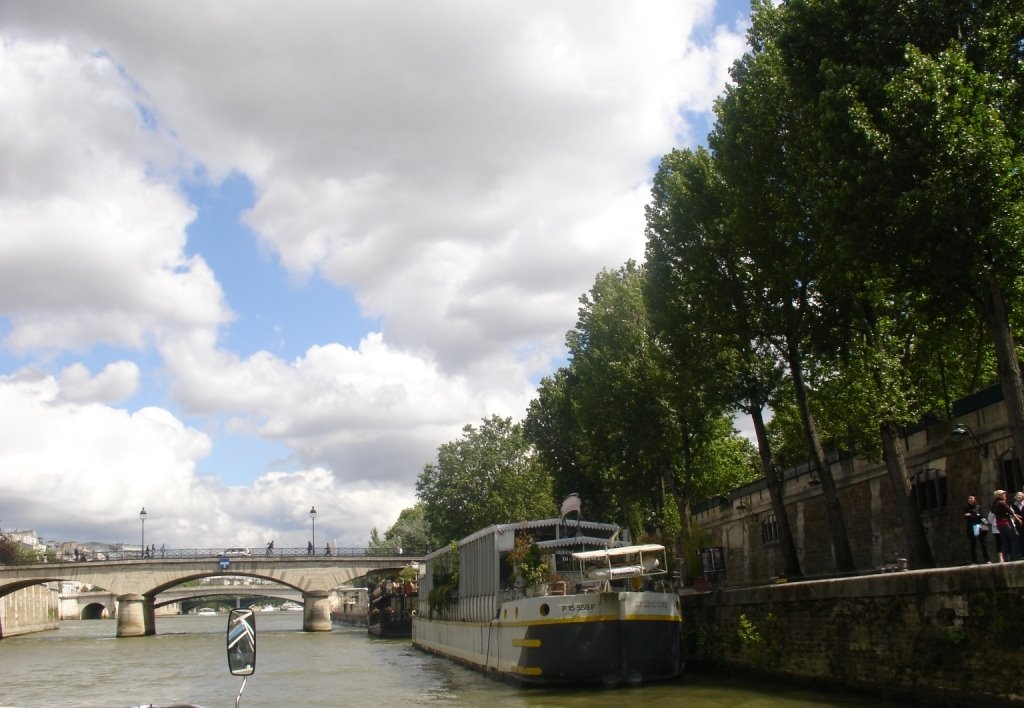 Paris ; Seine river. Ferries, by Dr. Vihara Walawwe J…