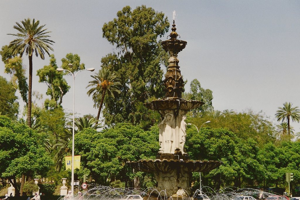 Fuente de la Plaza de Don Juan de Austria by Carmen Peña Medina