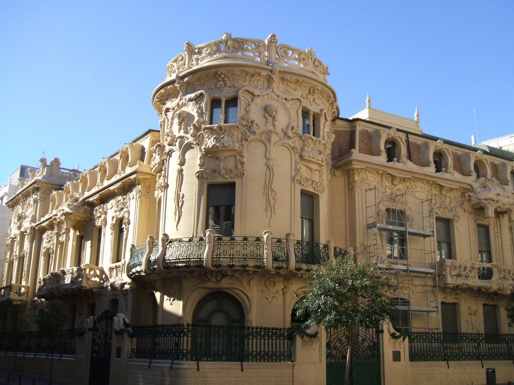 Edificio de la Sociedad General de Autores de España by Manosbrujas