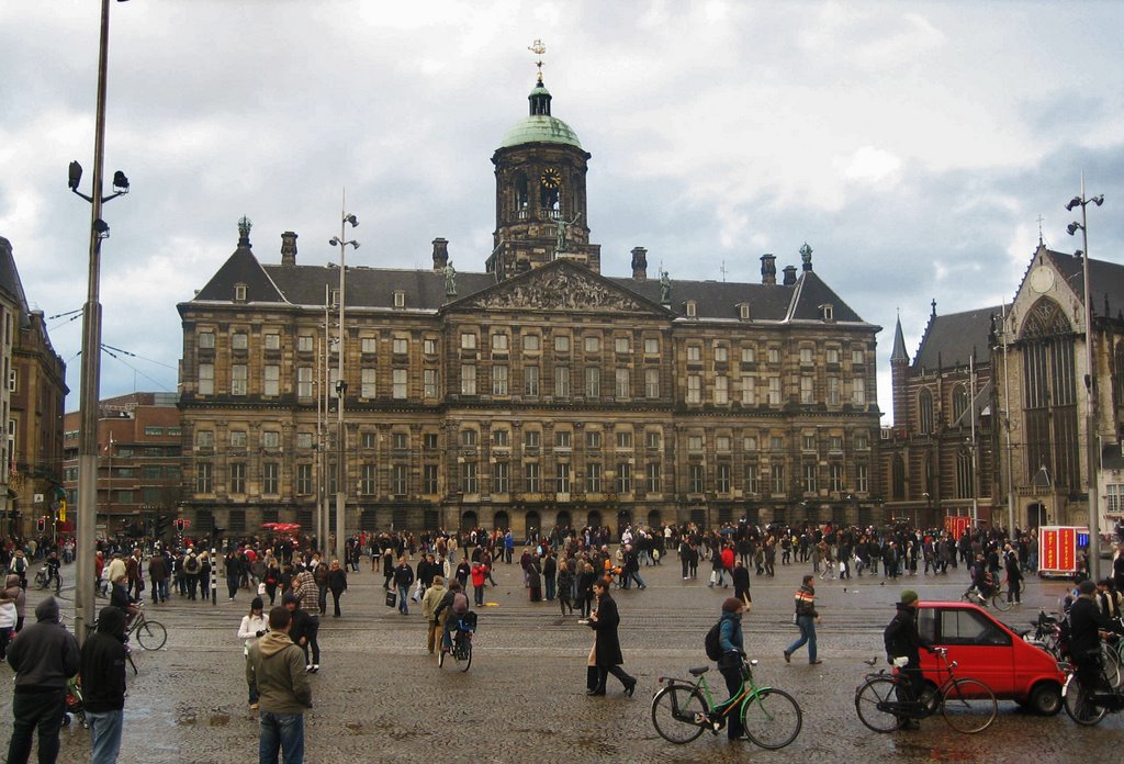 De Wallen, Amsterdam, Netherlands by Istvan Dobos