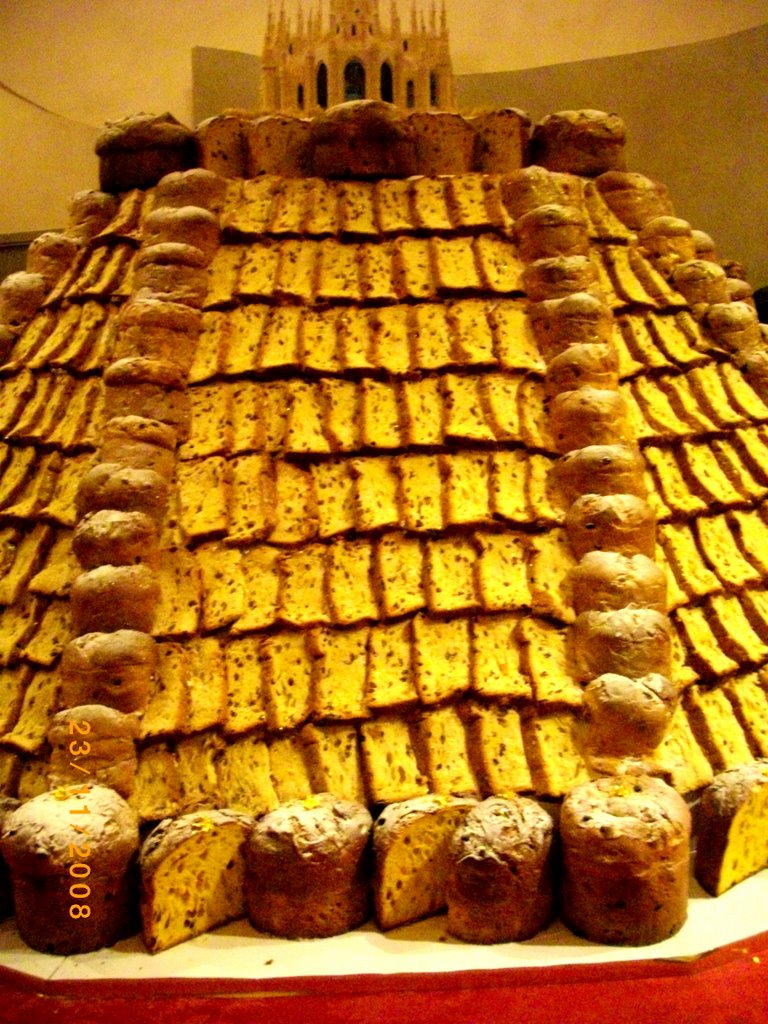 Fiera del panettone - milano palazzo litta by Gianluca Di Giuseppe