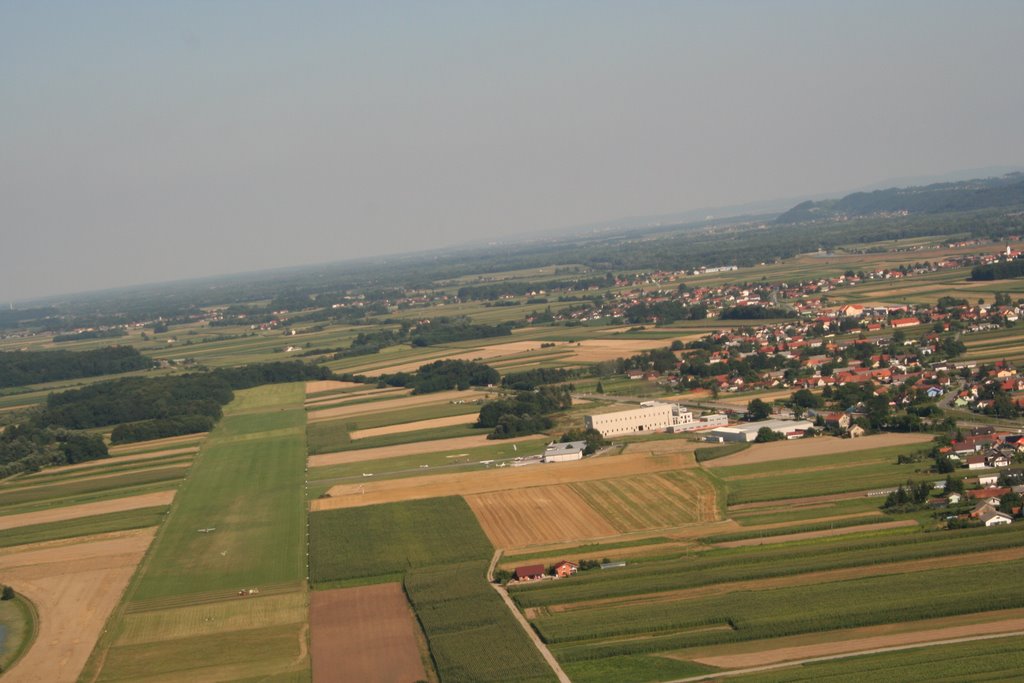 Letališče Moškanjci, Slovenija by Andrej Vajda