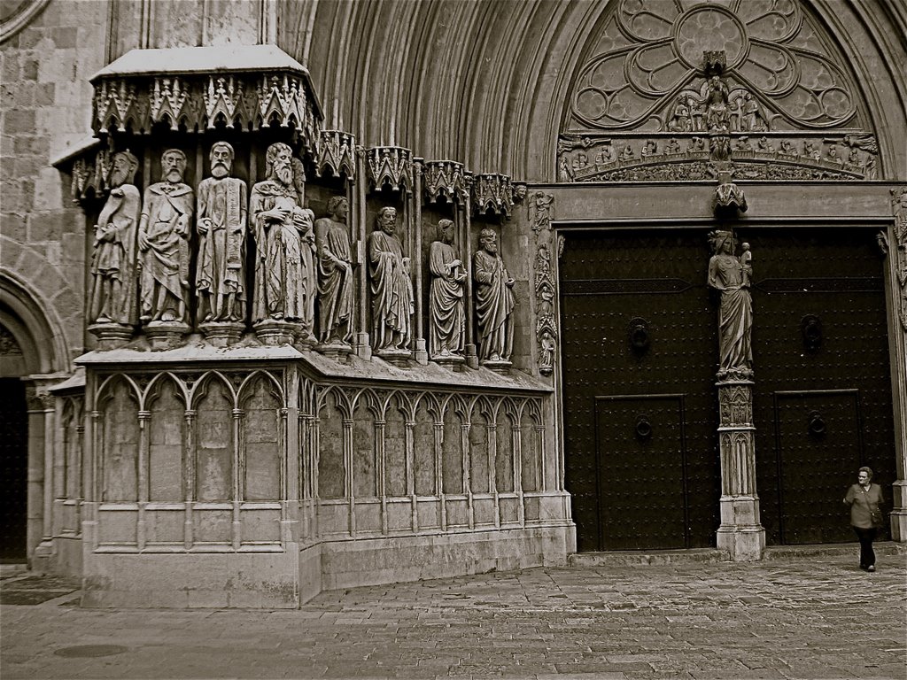 Tarragona:Pórtico Catedral by Antonio Guillen