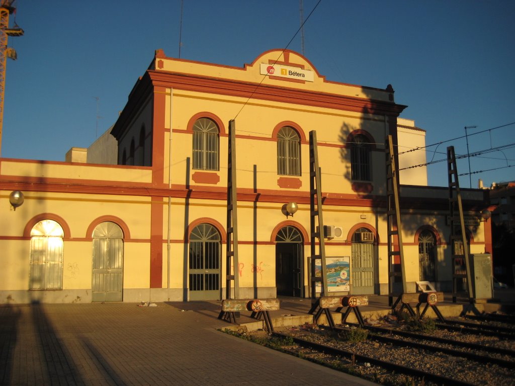 Estación by José Palau Domenech