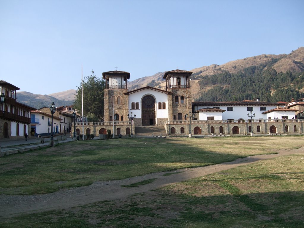 Chacas, Plaza de Armas by Humboldt-Pinguin