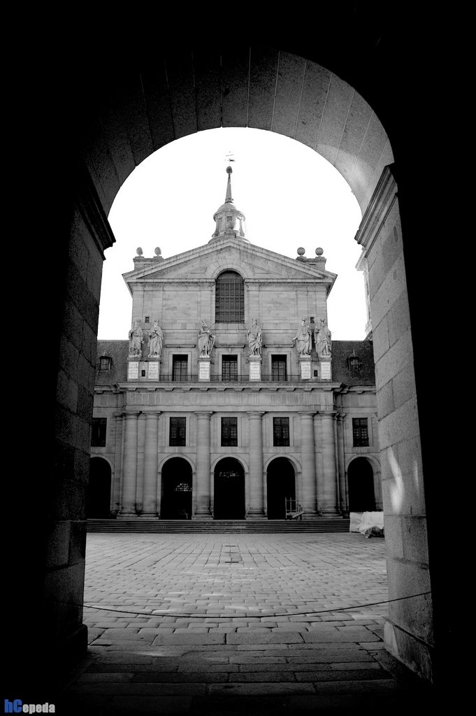 San Lorenzo Monastery by Henrique Cepeda