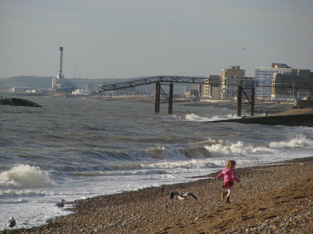 Seaside Child - Brighton & Hove, U.K. by faria_mario@hotmail.…