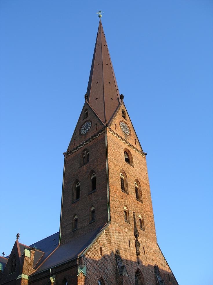 Hamburg - St. Petri Church by yoshipin