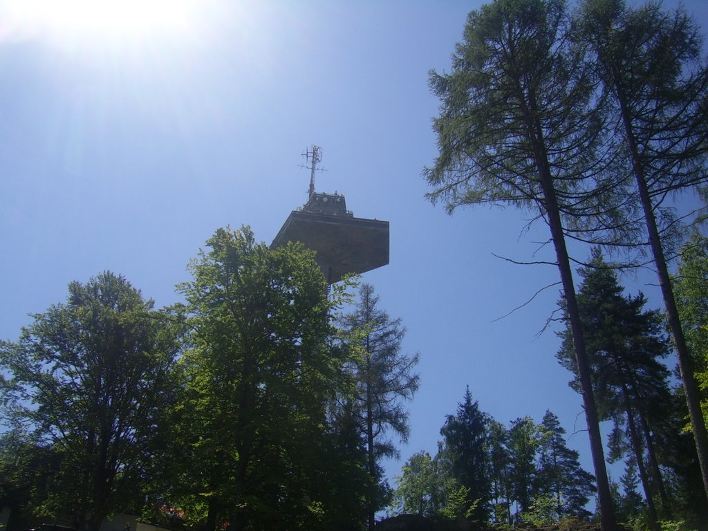 PyramidenkogeL by T.Beji