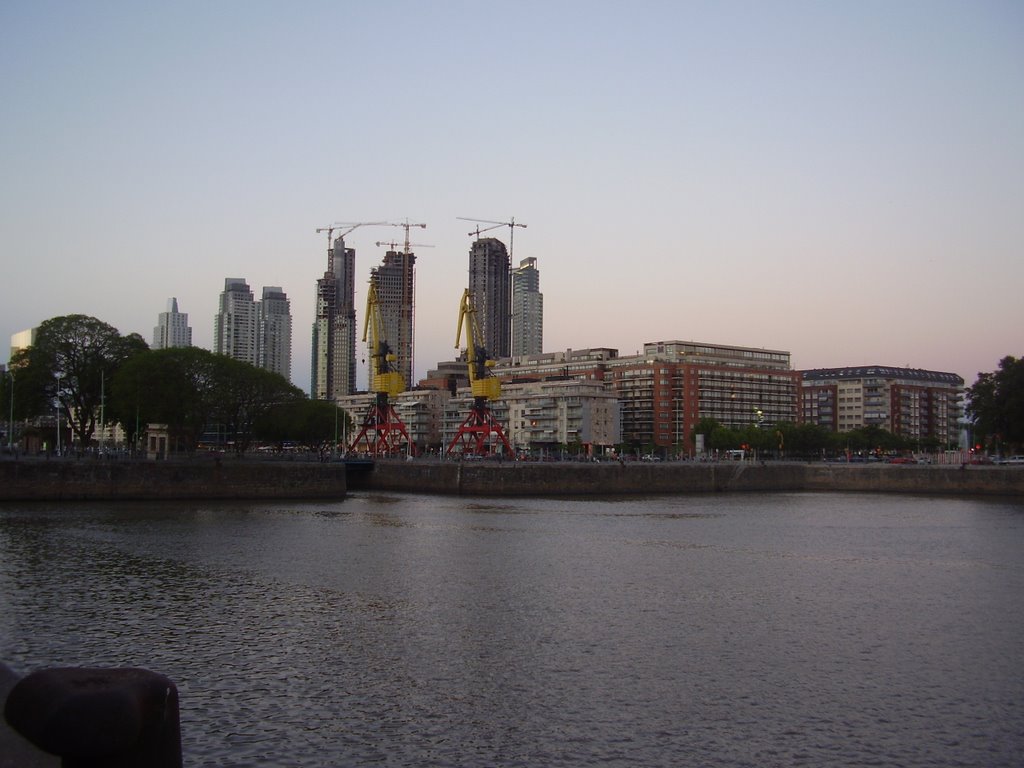 Puerto Madero by Hernán Ferrin