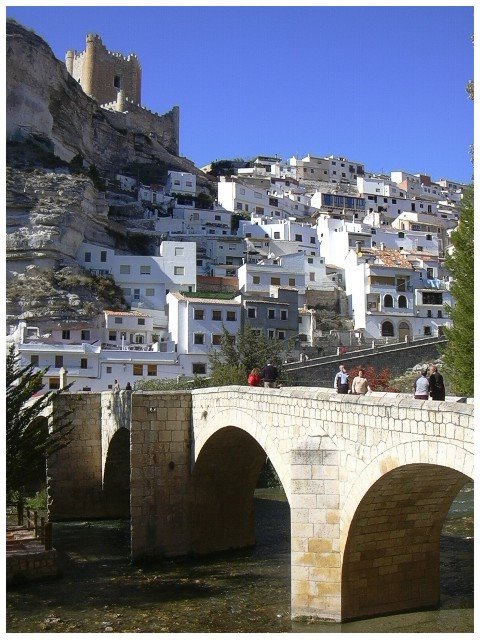 Puente y Casco Urbano. by jnav80