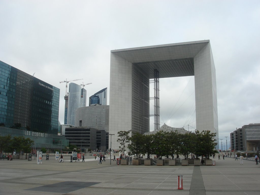 Paris, La Defense by pateb