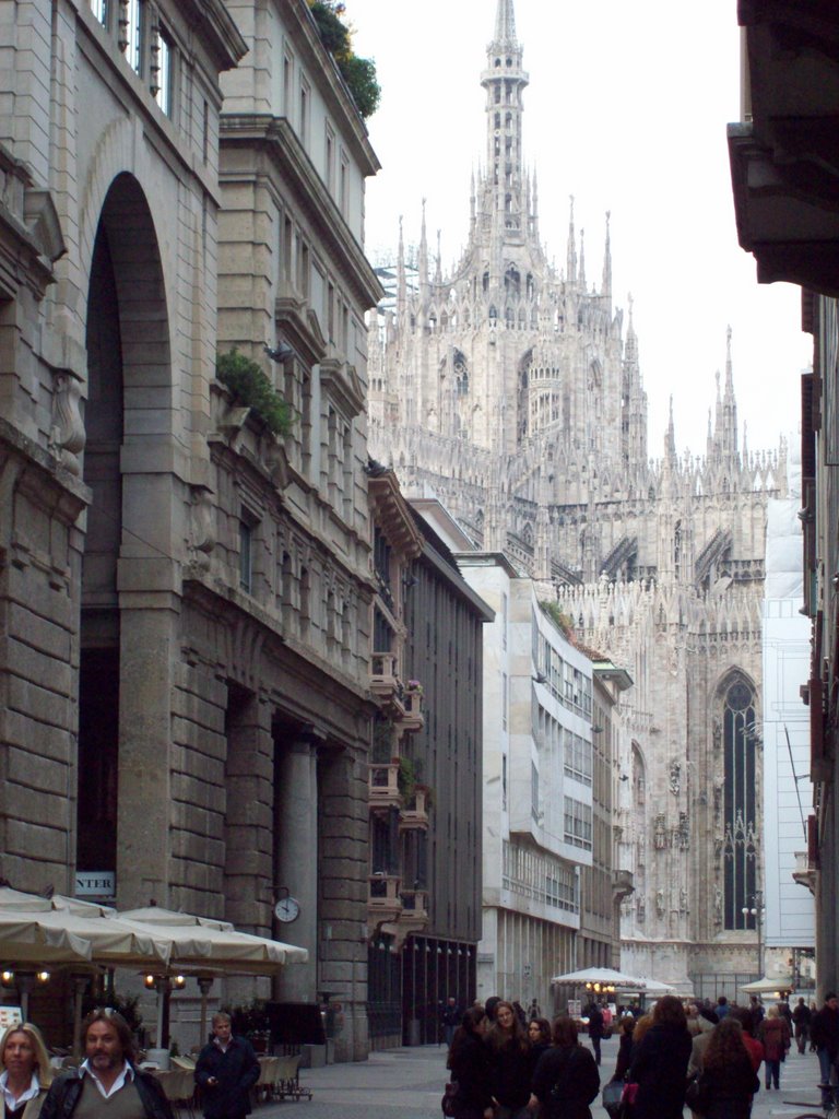 Milan, corso Vittorio Emanuele II and the Duomo by alexbiteme13