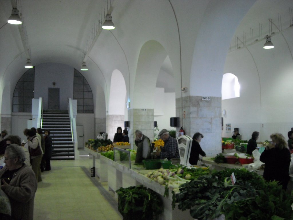 Elvas, interior del mercado municipal. Noviembre de 2008 by viajeroandaluz