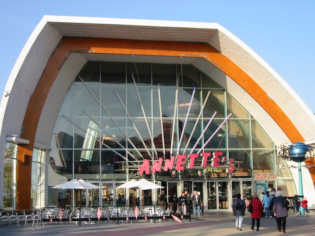 Anette's Diner, Disney Resort Paris, 2002 by T-Storm