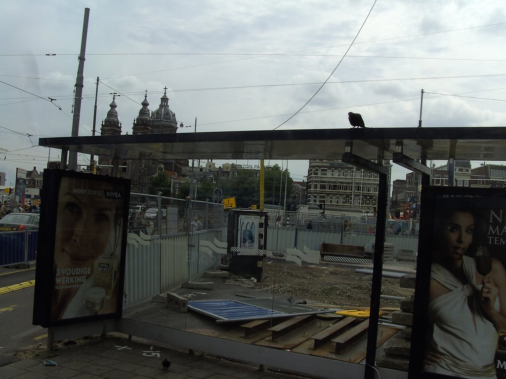 Stationsplein in Amsterdam by Angenietje