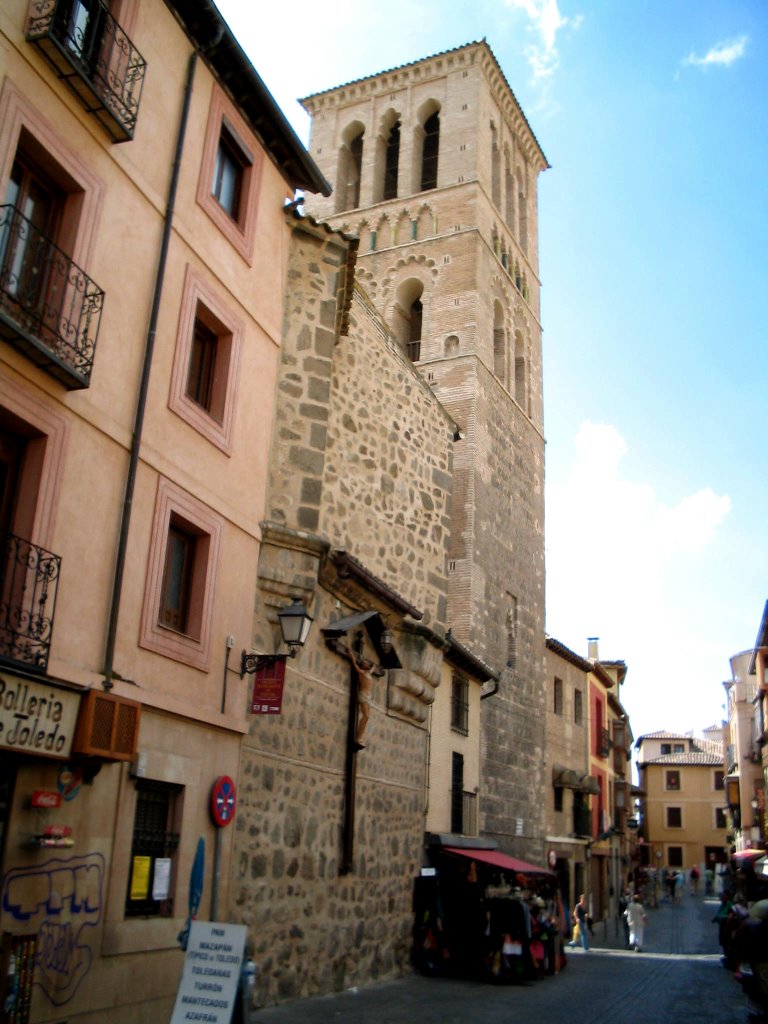 Iglesia de Santo Tomé by Joaquin Toledo