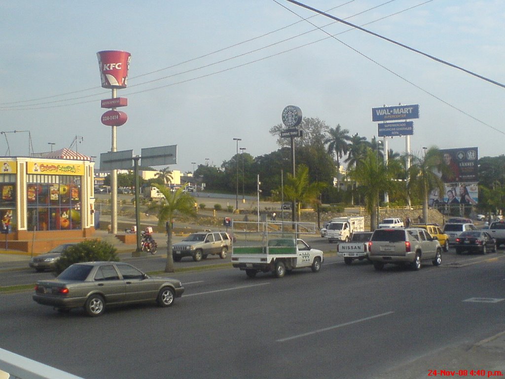 Ave. Hidalgo (Zona Dorada) by Jorge Loredo