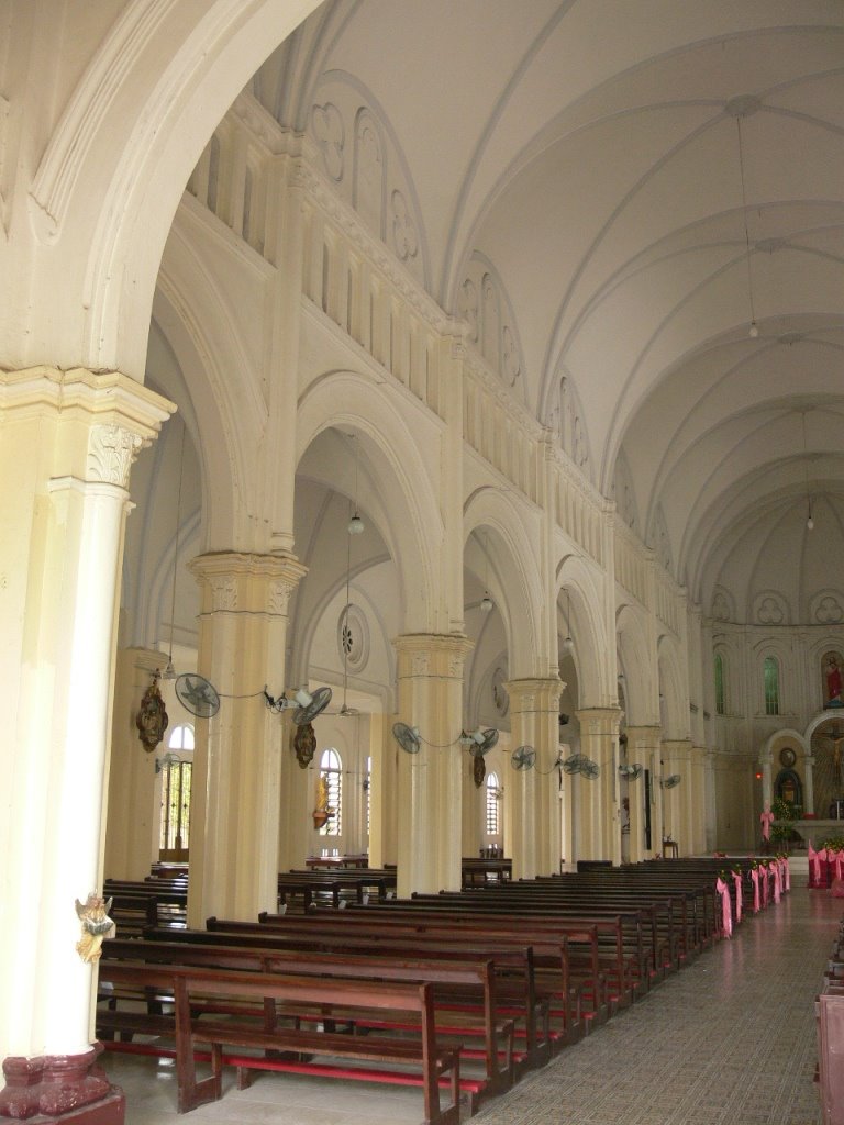 Nhà thờ Chợ Quán (church) by rongcoithit