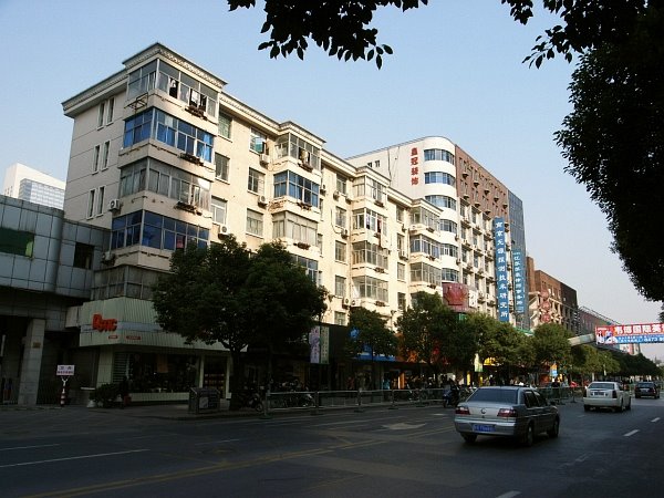 Hunan Road, Nanjing by hyedward