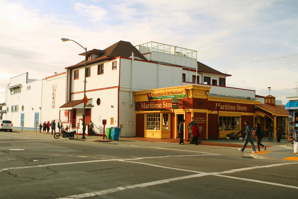 Maritime store at Fisherman's Wharf by Rosencruz Sumera