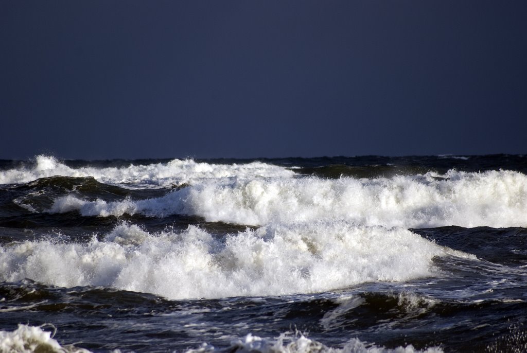 Wladyslawowo Baltic sea by Anthony Skotia