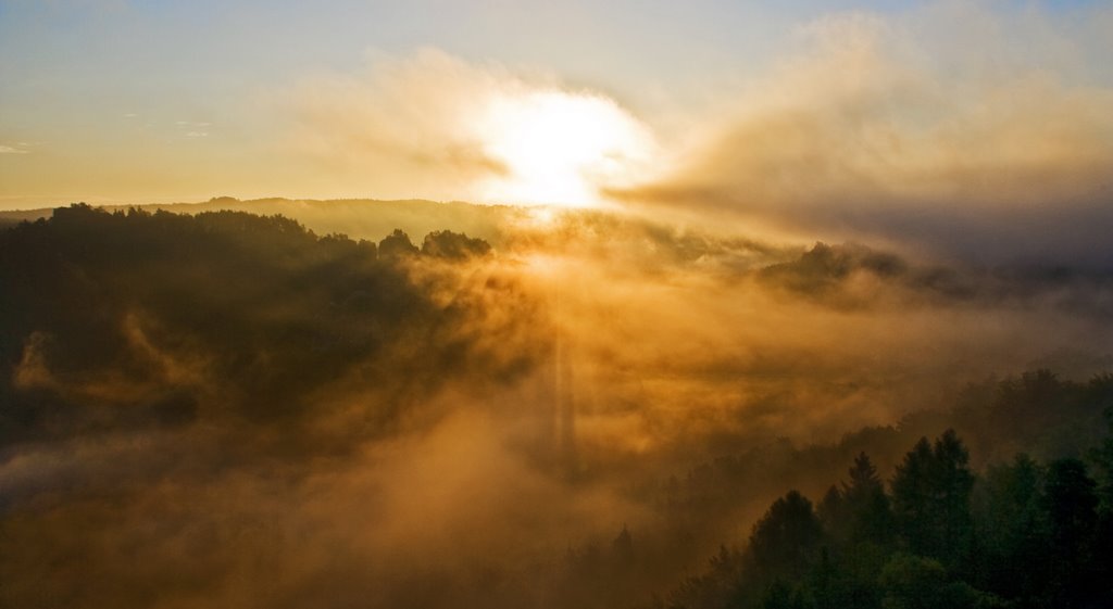 Bastei_Sonnenaufgang_Amselgrund by papa-j