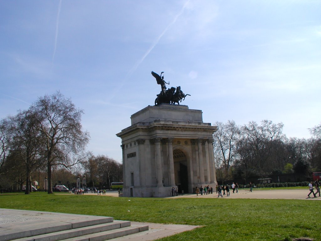 Wellington Arch, Hyde Park Corner, London by dsw_558