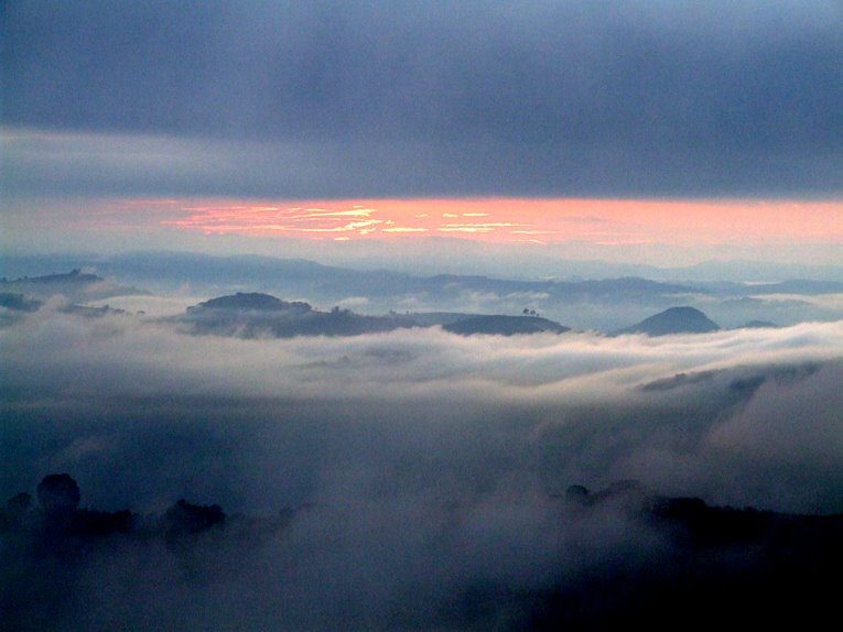 Amanhecer em Serra Negra 78 by chico saragiotto