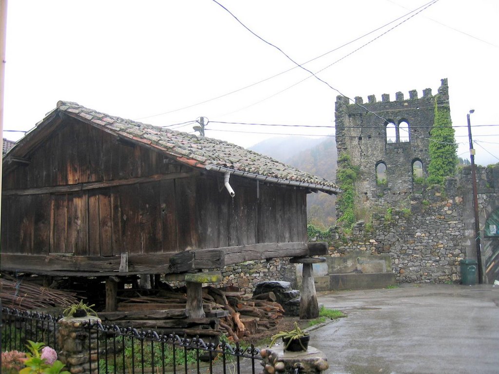 Hórreo y Torre en Soto by La Casa del Chiflón (Bulnes)